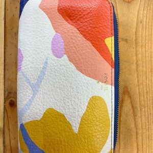 Fossil clutch wallet